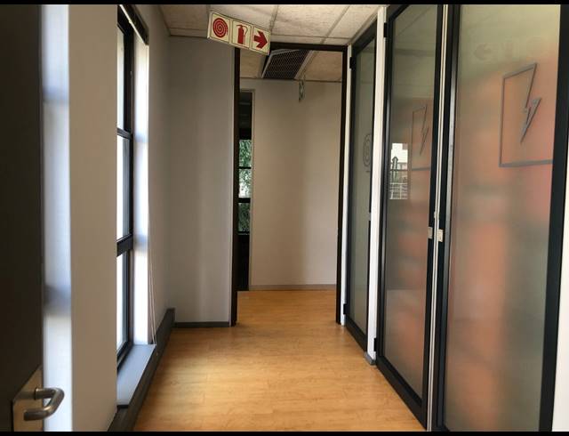 186M² OFFICE TO LET IN HYDE PARK